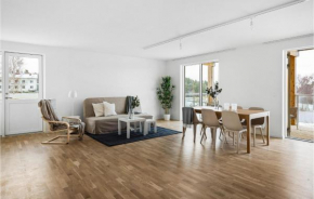 3 Bedroom Beautiful Apartment In Stjärnhov